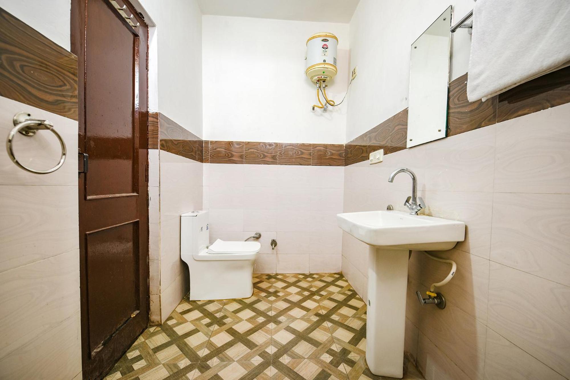 Fabexpress Diamond Sec 45 Hotel Csandígarh Kültér fotó